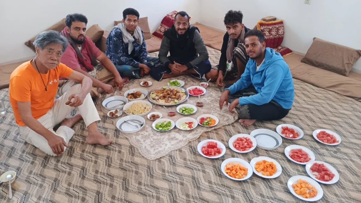 Traditional Hadhrami food served during a Yemen tour