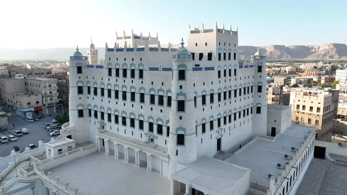 Sultan Al Kathiri Palace rising above Seiyun in Wadi Hadhramaut, Yemen